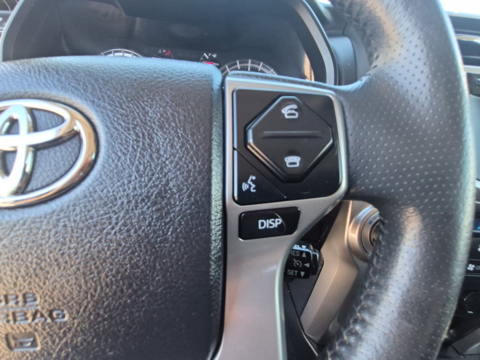 Used 2018 Toyota 4Runner Limited w/ Preferred Accessory Package AWD/4WD image 27