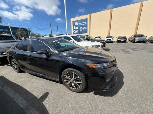 Used 2024 Toyota Camry SE FWD image 5