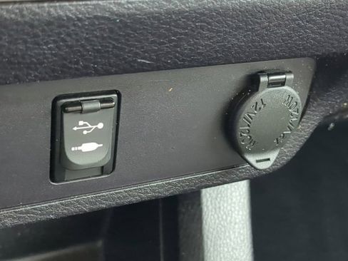 Used 2017 Toyota Tacoma SR5 image 21