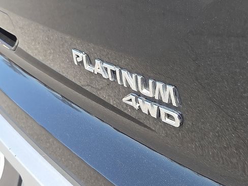 Used 2022 Nissan Pathfinder Platinum w/ Cargo Package image 8