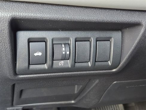 Used 2022 Subaru Legacy Limited image 34