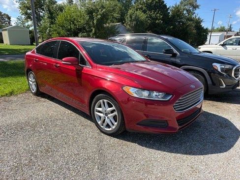 Used 2016 Ford Fusion SE FWD image 3