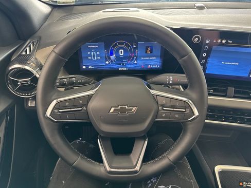 Used 2025 Chevrolet Equinox LT w/ Convenience Package II FWD image 19