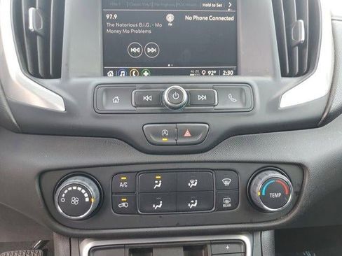 Used 2024 GMC Terrain SLE AWD/4WD image 25