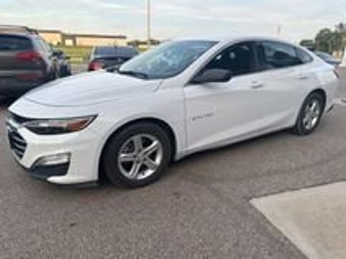 Used 2022 Chevrolet Malibu LS FWD image 1