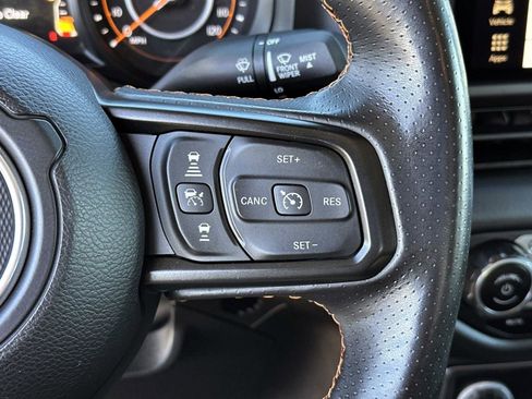 Certified 2024 Jeep Gladiator Mojave w/ Dual Top Group image 29