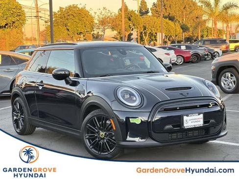 Used 2023 MINI Cooper SE image 1