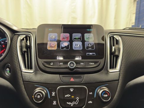 Used 2017 Chevrolet Malibu LT w/ Driver Confidence Package image 16