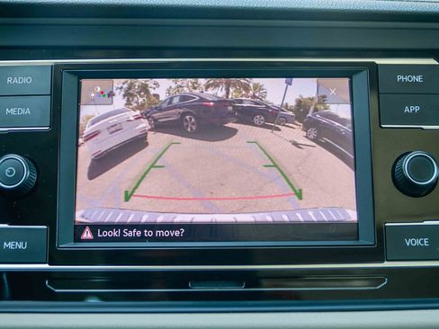 Used 2023 Volkswagen Jetta SE FWD image 25