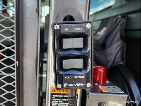 Used 2021 RAM ProMaster 2500 w/ Premium Appearance Group FWD image 19