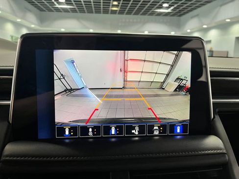 Used 2022 Chevrolet Tahoe High Country AWD/4WD image 21