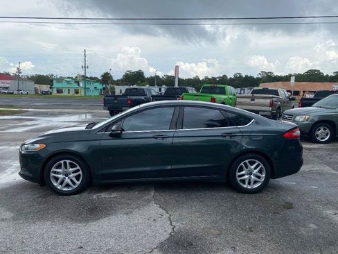 Used 2016 Ford Fusion SE FWD image 1