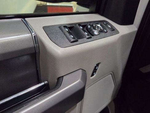Used 2020 Ford F250 XLT w/ XLT Premium Package AWD/4WD image 32