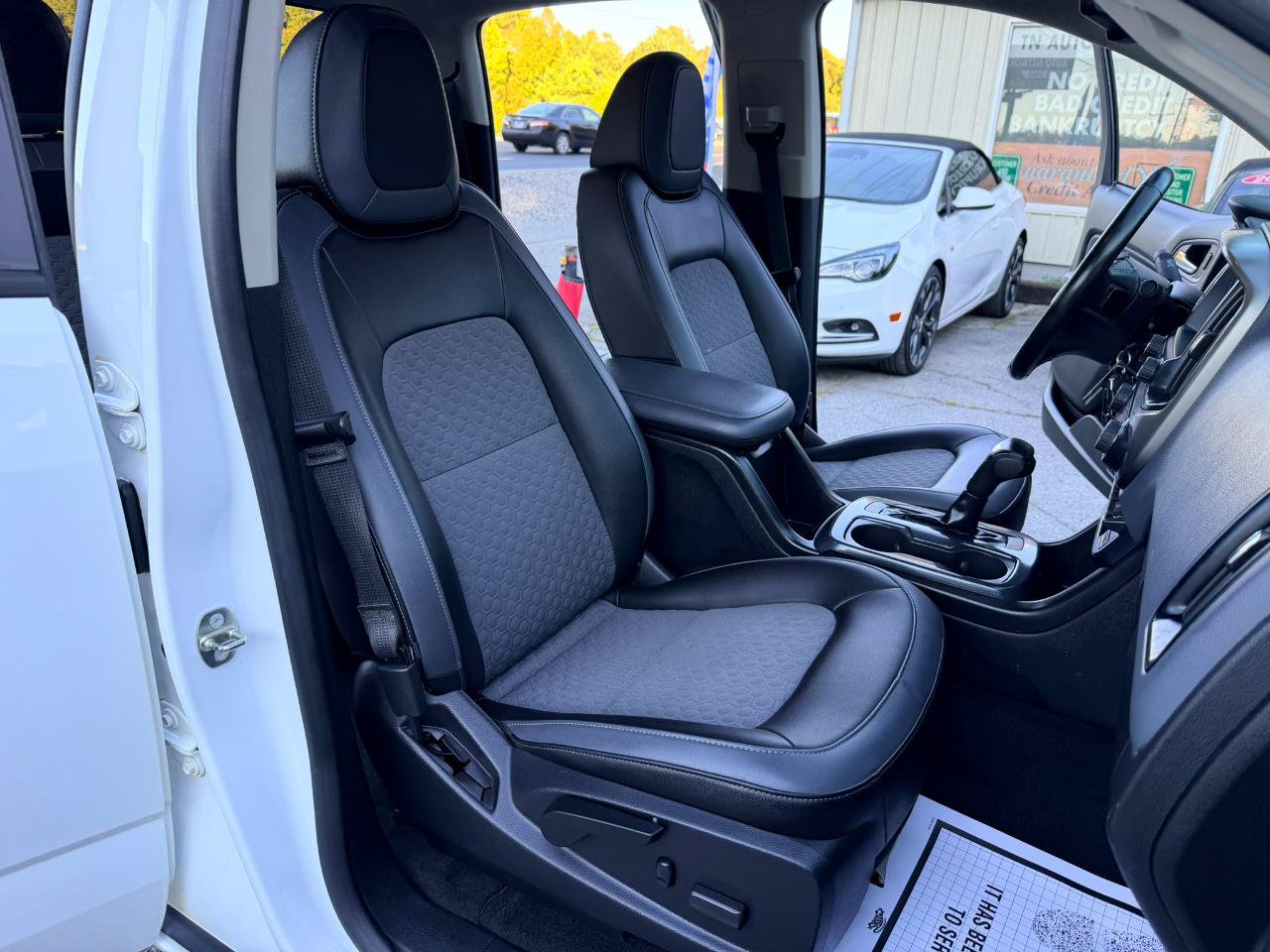 Used 2018 Chevrolet Colorado Z71 AWD/4WD image 15