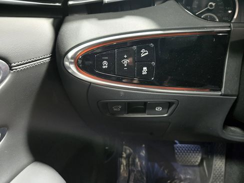 Used 2023 Genesis GV70 2.5T w/ Advanced Package image 14