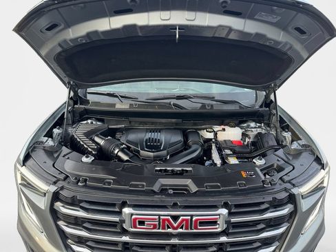 Used 2026 GMC Acadia Elevation w/ Elevation Premium Package FWD image 24
