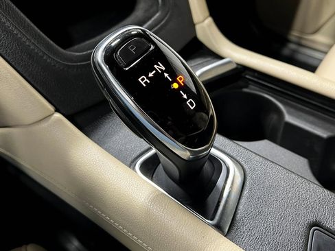 Used 2019 Cadillac XT5 FWD image 29