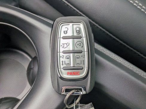 New 2026 Chrysler Pacifica Select image 25