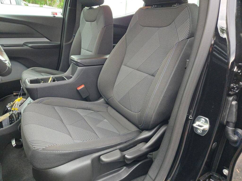 New 2027 Chevrolet Bolt LT FWD image 28