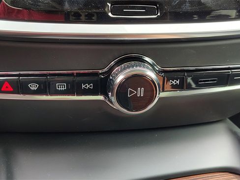 New 2026 Volvo V60 B5 Cross Country Plus w/ Protection Package Premier image 23