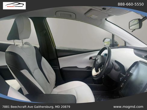 Used 2017 Toyota Prius Prime Premium FWD image 24