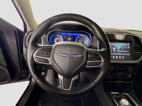 Used 2022 Chrysler 300 Touring w/ Sport Appearance Package RWD image 13
