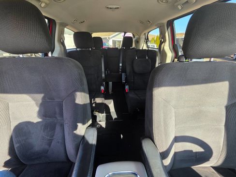 Used 2015 Dodge Grand Caravan SXT image 18