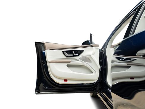 Used 2022 Mercedes-Benz EQS 580 4MATIC Sedan image 53