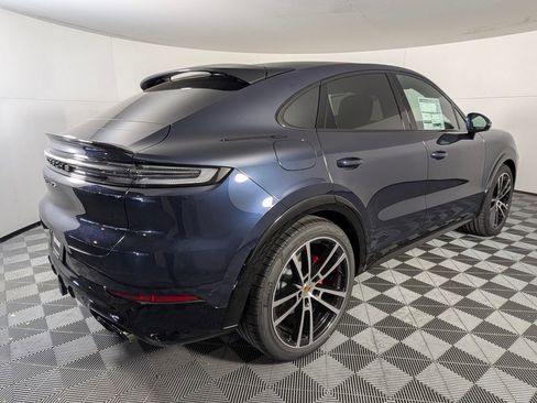 New 2026 Porsche Cayenne GTS image 7