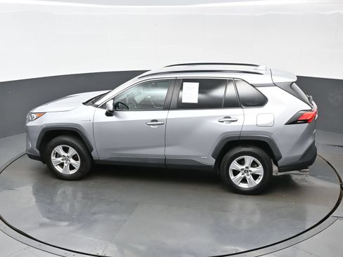 Used 2021 Toyota RAV4 XLE AWD/4WD image 33
