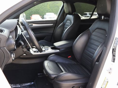 Used 2023 Alfa Romeo Stelvio Veloce image 17