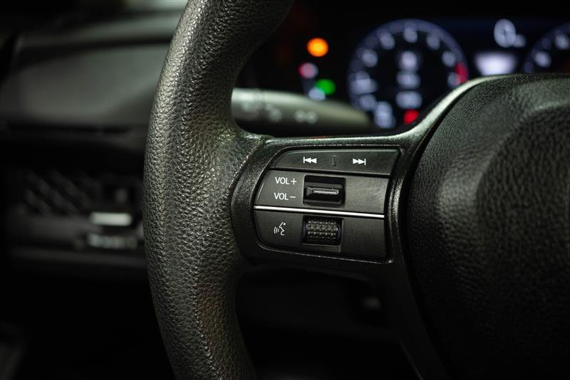 Used 2025 Honda Accord SE image 27