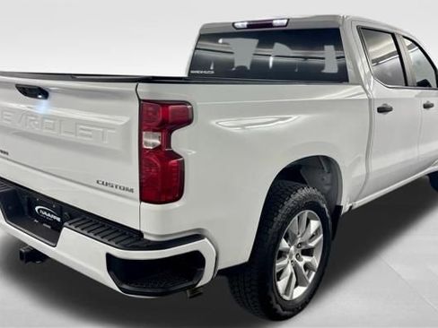 Used 2023 Chevrolet Silverado 1500 Custom image 9