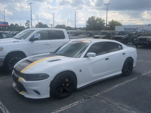 Used 2020 Dodge Charger Scat Pack RWD image 2