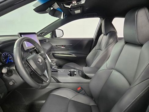 Used 2024 Toyota Venza XLE AWD/4WD image 14