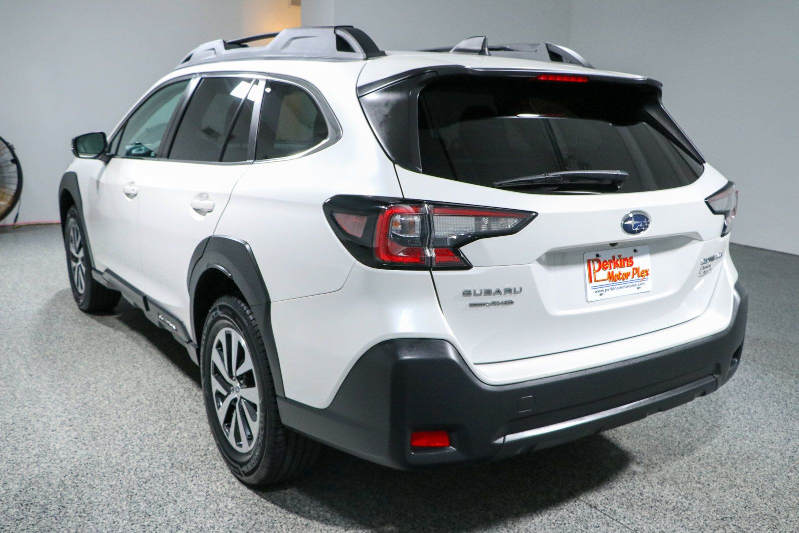 Used 2024 Subaru Outback Premium AWD/4WD image 9