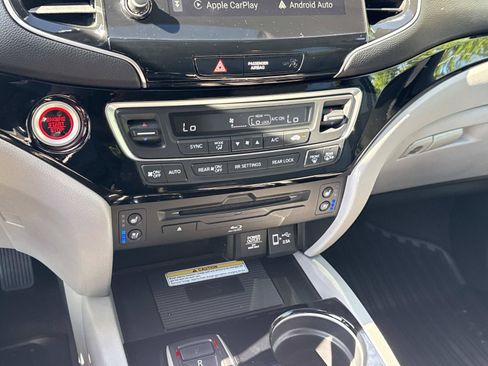 Used 2019 Honda Pilot Elite image 7