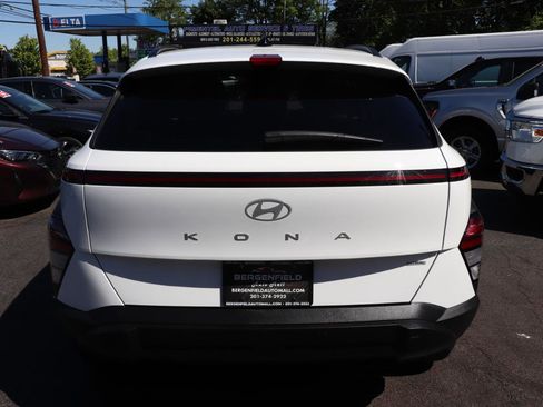 Used 2024 Hyundai Kona SEL AWD/4WD image 4
