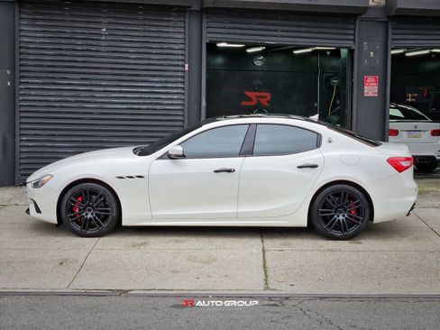 Used 2018 Maserati Ghibli S GranSport image 3