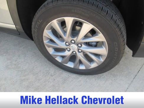Used 2025 Buick Enclave Preferred FWD image 5