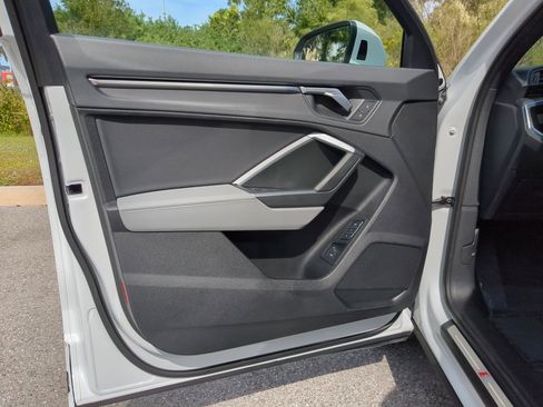 Certified 2025 Audi Q3 2.0T Premium w/ Convenience Package image 19