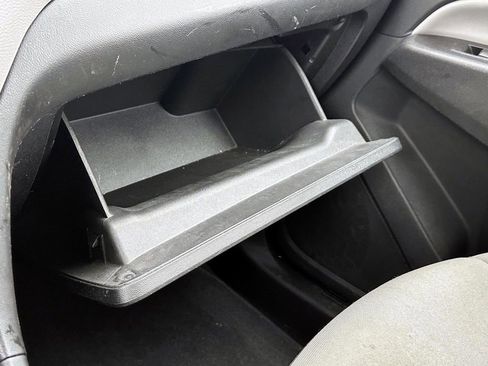 Used 2018 Chevrolet Equinox LS image 30