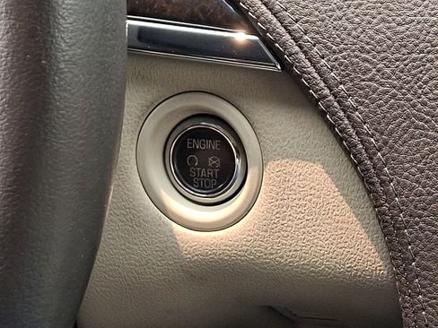 Used 2014 Lincoln MKS FWD image 23