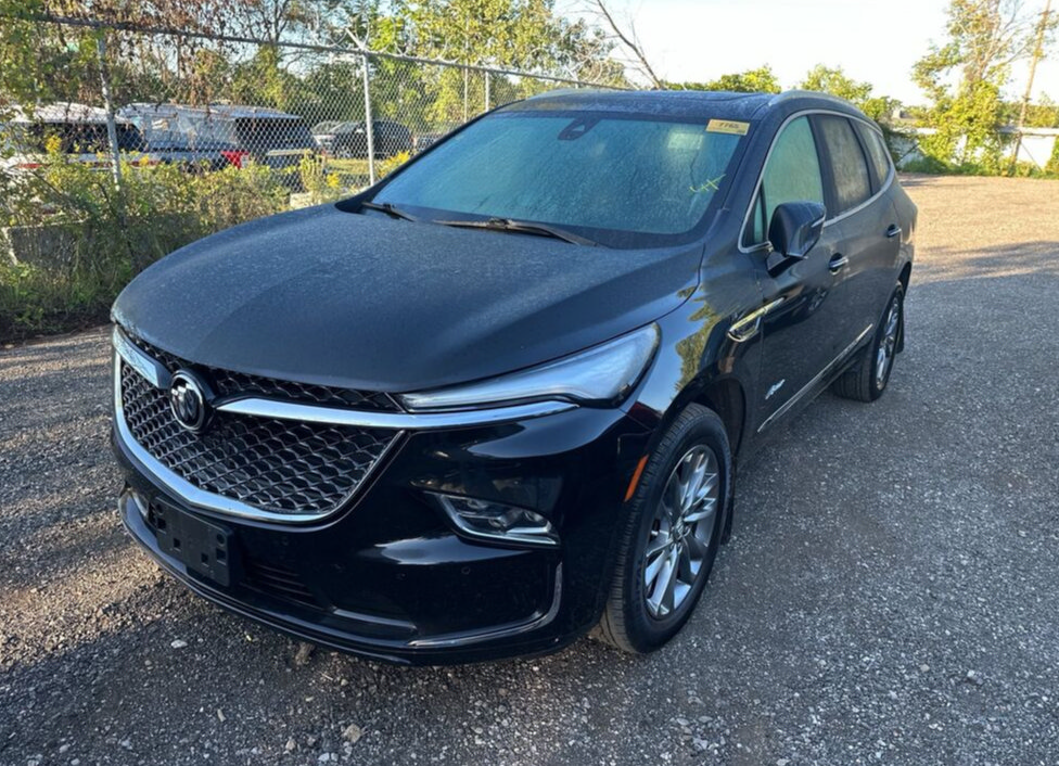 Used 2023 Buick Enclave Avenir w/ Avenir Technology Package AWD/4WD image 2
