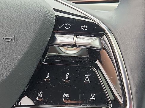 Used 2023 Cadillac Lyriq AWD image 22