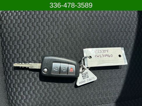 Used 2019 Nissan Rogue Sport S image 27