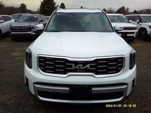 Used 2025 Kia Telluride S image 2
