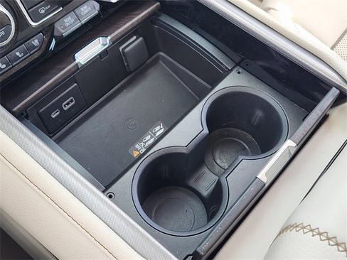 Used 2022 GMC Yukon XL Denali w/ Denali Ultimate Package image 21