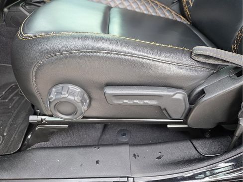 Used 2021 Jeep Gladiator Overland image 13