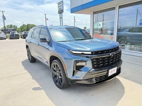 Used 2024 Chevrolet Traverse RS image 35